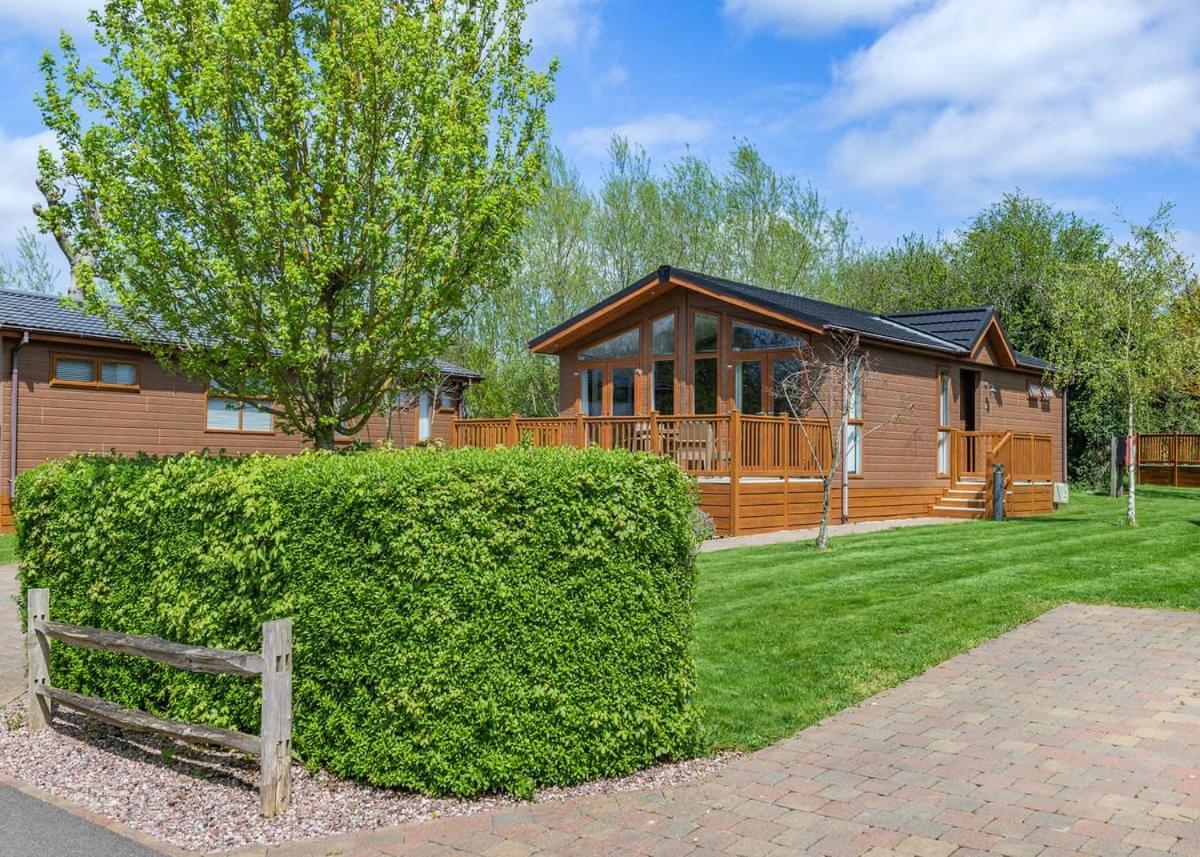 Canterbury Reach Lodge Retreat Petham Exterior foto